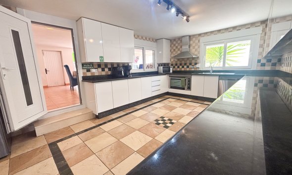 Resale - Villa - Orihuela Costa - Dehesa de campoamor