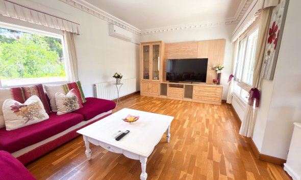 Resale - Villa - Orihuela Costa - Dehesa de campoamor