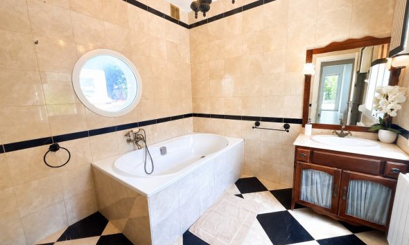 Resale - Villa - Orihuela Costa - Dehesa de campoamor