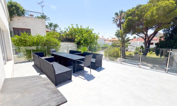 Resale - Villa - Orihuela Costa - Dehesa de campoamor