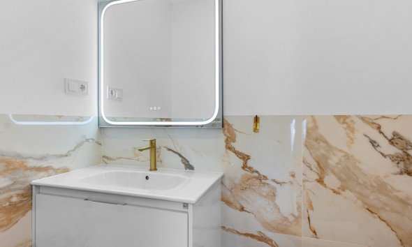 Resale - Apartment - Orihuela Costa - Punta Prima