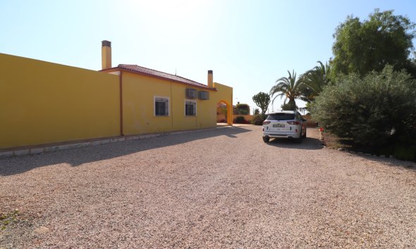 Resale - Farm Estate / Country Property - Albatera - Albatera - Country