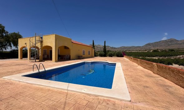 Resale - Farm Estate / Country Property - Albatera - Albatera - Country