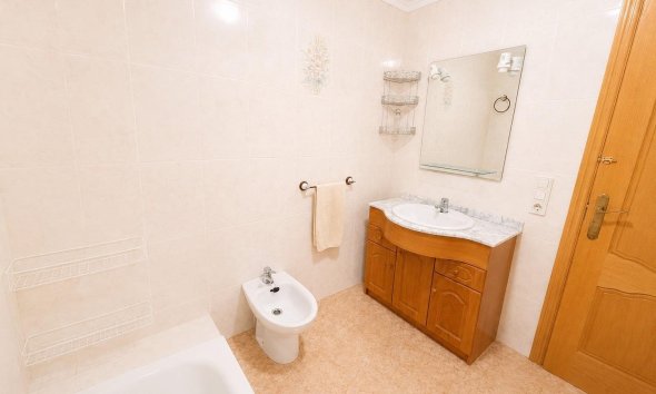 Resale - Apartment - Torrevieja - Estacion de autobuses