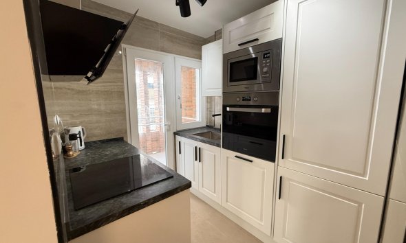 Resale - Apartment - Torrevieja - Playa del Cura
