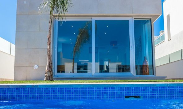 Obra nueva - Villa - Los Alcazares - Los Alcázares