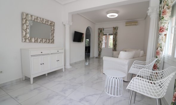 Reventa - Villa - Ciudad Quesada - La Fiesta