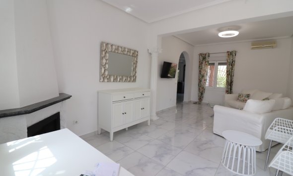 Reventa - Villa - Ciudad Quesada - La Fiesta
