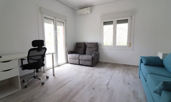 Reventa - Villa - Ciudad Quesada - La Fiesta