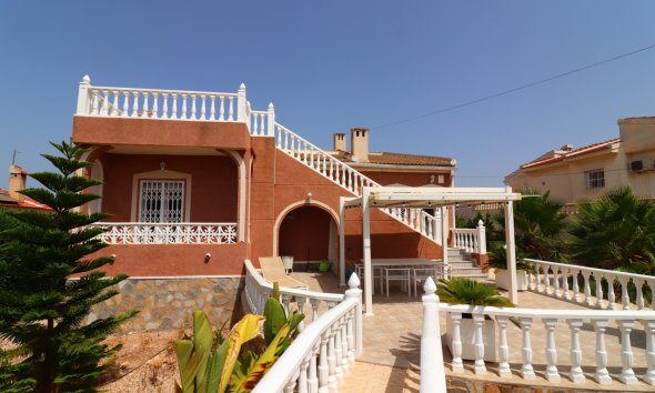 Reventa - Villa - Ciudad Quesada - La Fiesta