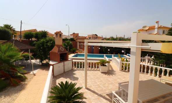 Reventa - Villa - Ciudad Quesada - La Fiesta