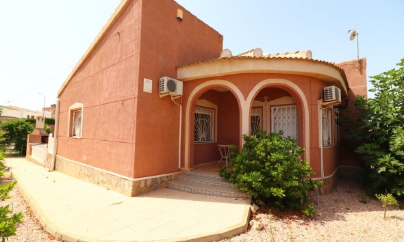 Reventa - Villa - Ciudad Quesada - La Fiesta