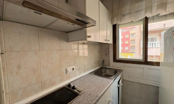 Resale - Apartment - Torrevieja - Centro
