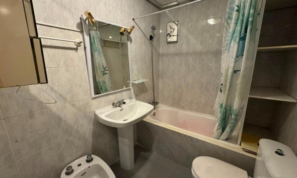 Resale - Apartment - Torrevieja - Centro