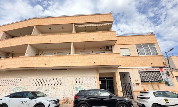 Reventa - Apartamento - Los Montesinos