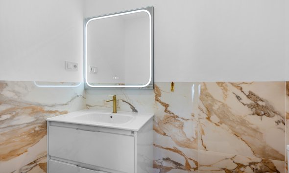Resale - Apartment - Torrevieja - Punta Prima