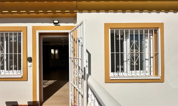 Resale - Apartment - Orihuela Costa - Playa Flamenca