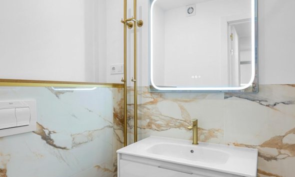 Resale - Apartment - Torrevieja - Punta Prima