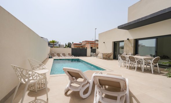 Reventa - Villa - Daya Nueva - Pueblo