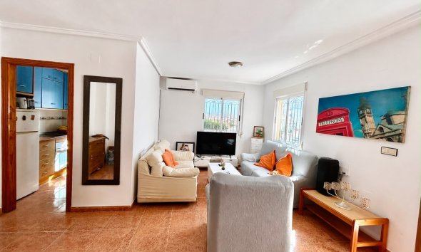 Resale - Terraced house / Townhouse - Torrevieja - Los Altos