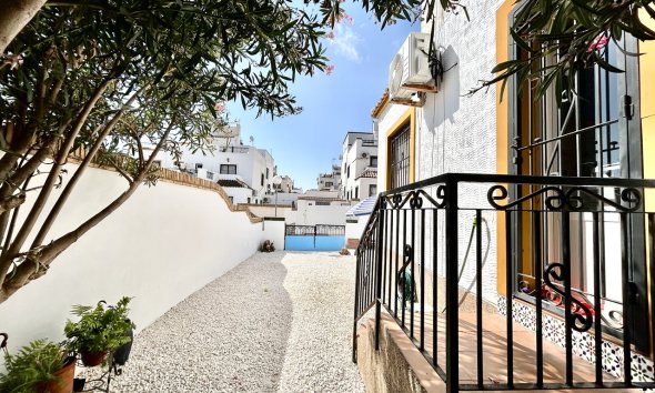 Resale - Terraced house / Townhouse - Torrevieja - Los Altos