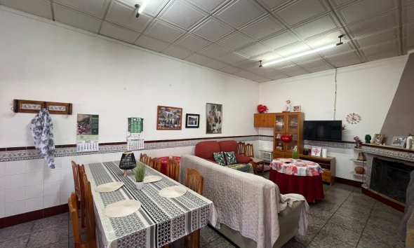 Resale - Villa - San Miguel de Salinas - pueblo