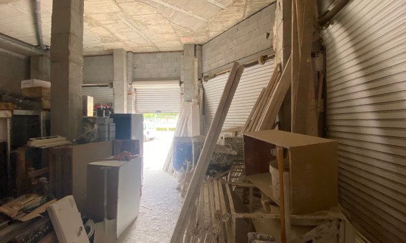 Resale - Commercial premises / Commercial unit / Retail space - Formentera del Segura - Formentera de Segura