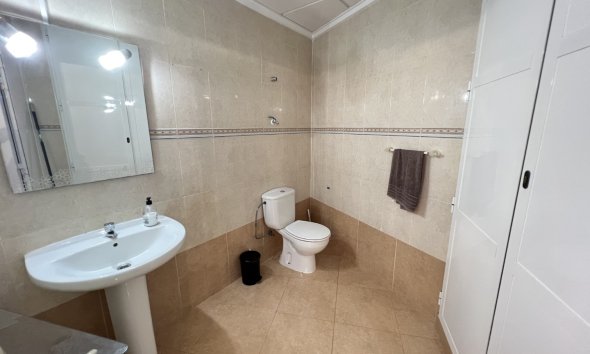 Reventa - Local Comercial - Guardamar del Segura