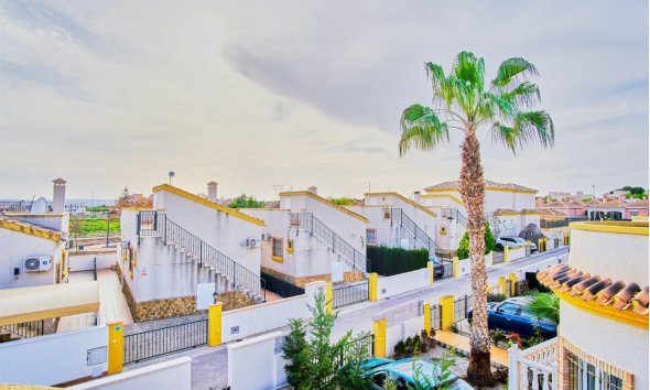 Resale - Villa - Los Montesinos - La Herrada