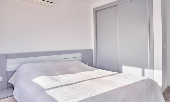 Resale - Villa - Los Montesinos - La Herrada