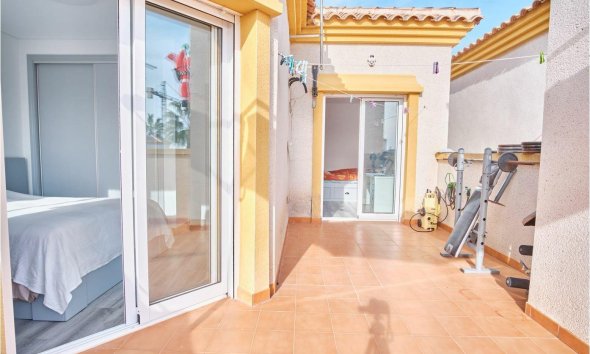 Resale - Villa - Los Montesinos - La Herrada