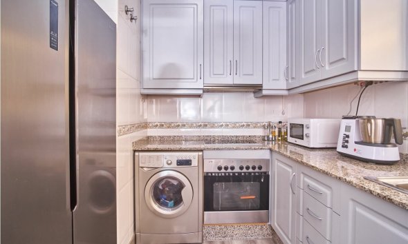 Resale - Villa - Los Montesinos - La Herrada