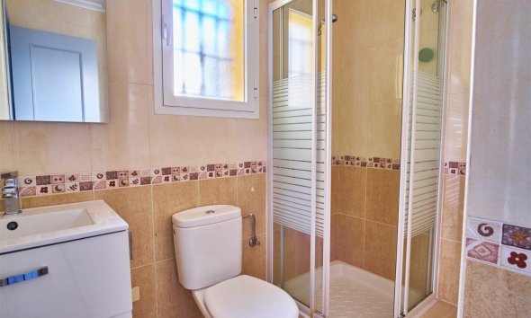 Resale - Villa - Los Montesinos - La Herrada