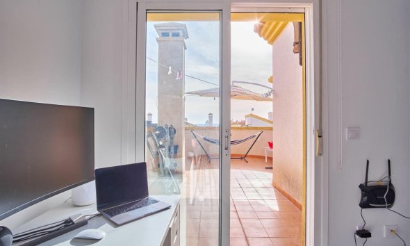 Resale - Villa - Los Montesinos - La Herrada