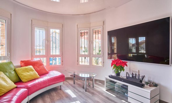Resale - Villa - Los Montesinos - La Herrada