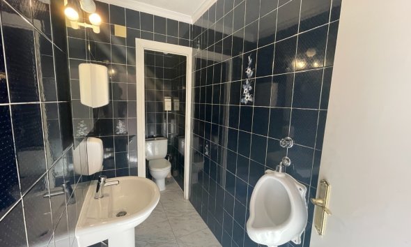 Reventa - Local Comercial - Torrevieia - Comunidad Valenciana