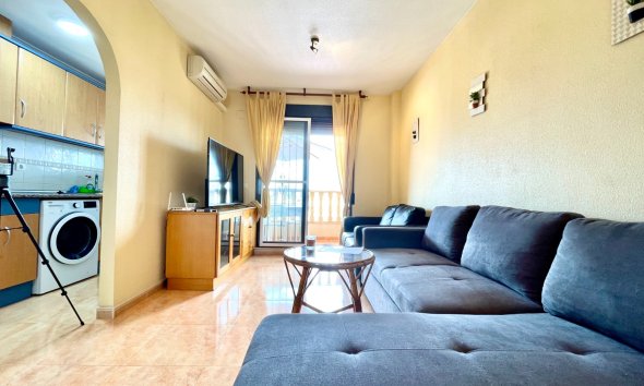 Resale - Apartment - Daya Nueva