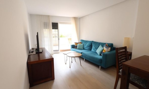Resale - Apartment - Orihuela Costa - Campoamor