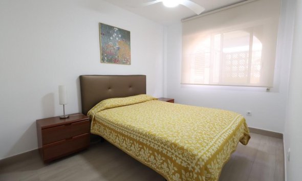 Resale - Apartment - Orihuela Costa - Campoamor