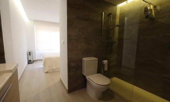 Resale - Apartment - Orihuela Costa - Campoamor
