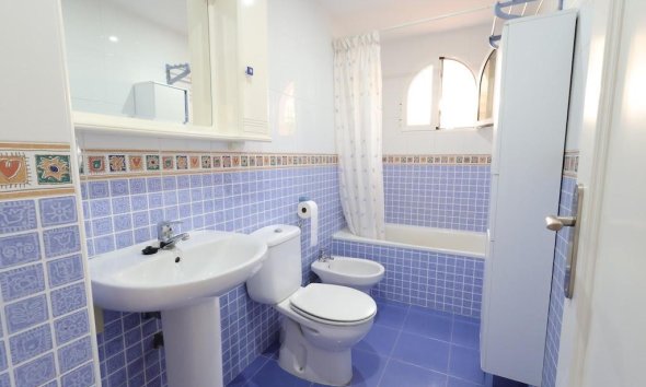 Resale - Apartment - Orihuela Costa - Campoamor
