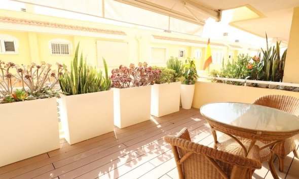 Resale - Apartment - Orihuela Costa - Campoamor