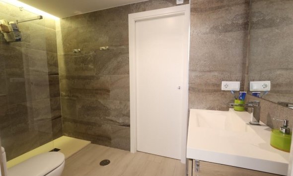 Resale - Apartment - Orihuela Costa - Campoamor