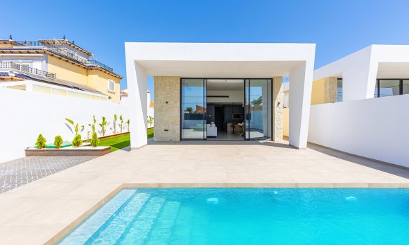 Resale - Villa - Torrevieja - El Chaparral