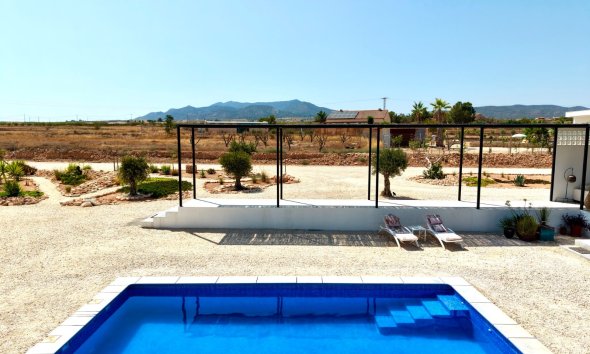Reventa - Villa / Casa - Pinoso