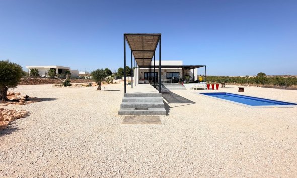 Reventa - Villa / Casa - Pinoso