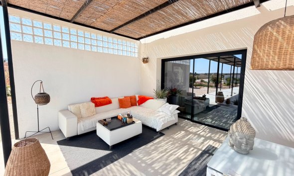 Reventa - Villa / Casa - Pinoso