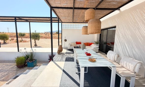 Reventa - Villa / Casa - Pinoso