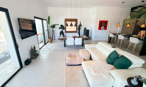 Reventa - Villa / Casa - Pinoso