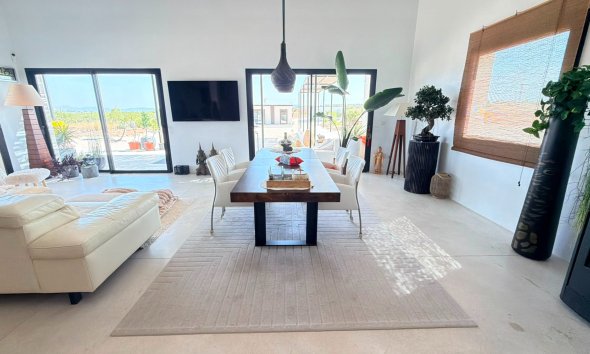 Reventa - Villa / Casa - Pinoso